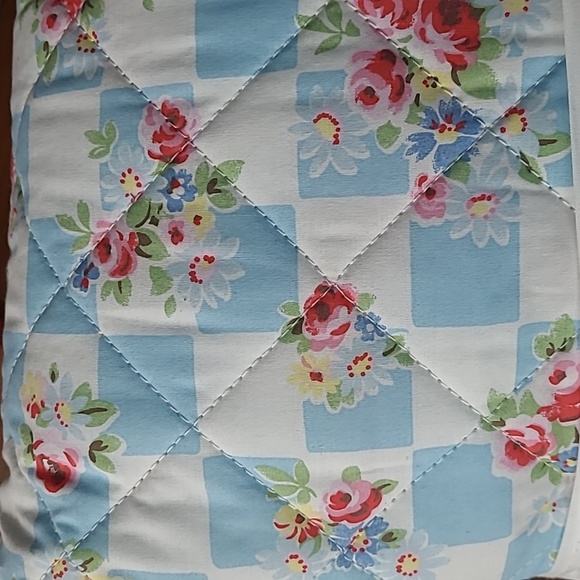 Cath Kidston Queen Quilt - Picture 3 of 5